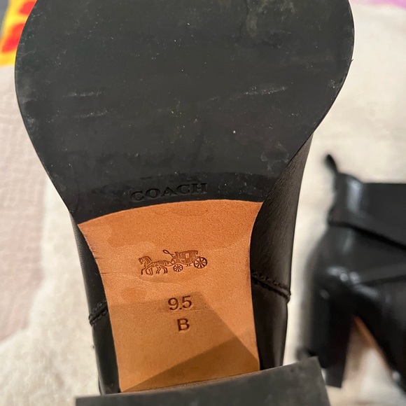 SUPER CHIC Coach leather booties!!! - Picture 3 of 5
